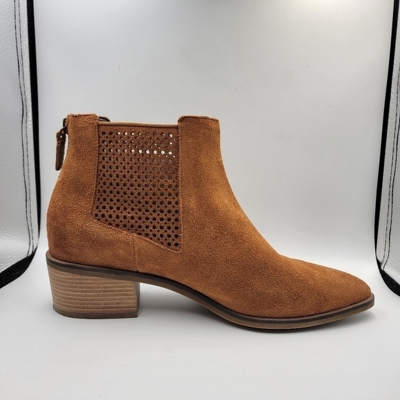 Cole Haan Val Boot Suede Perforated Side Panels Pointed Toe Women Tan Sz 8.5 - Picture 7 of 10